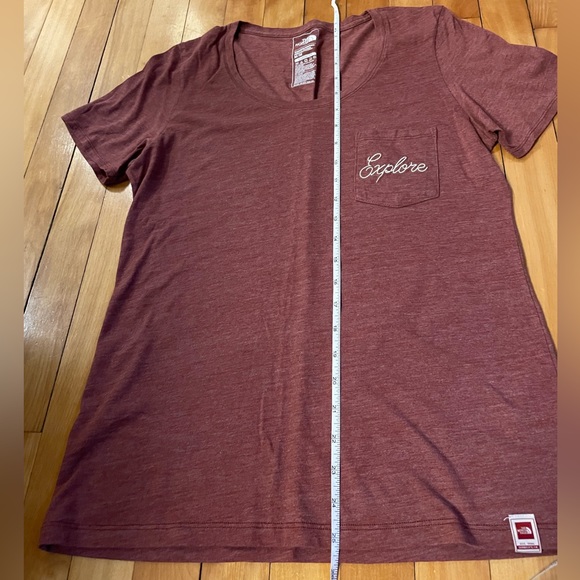 Women’s medium The north face dusky pink t-shirt - Picture 7 of 8